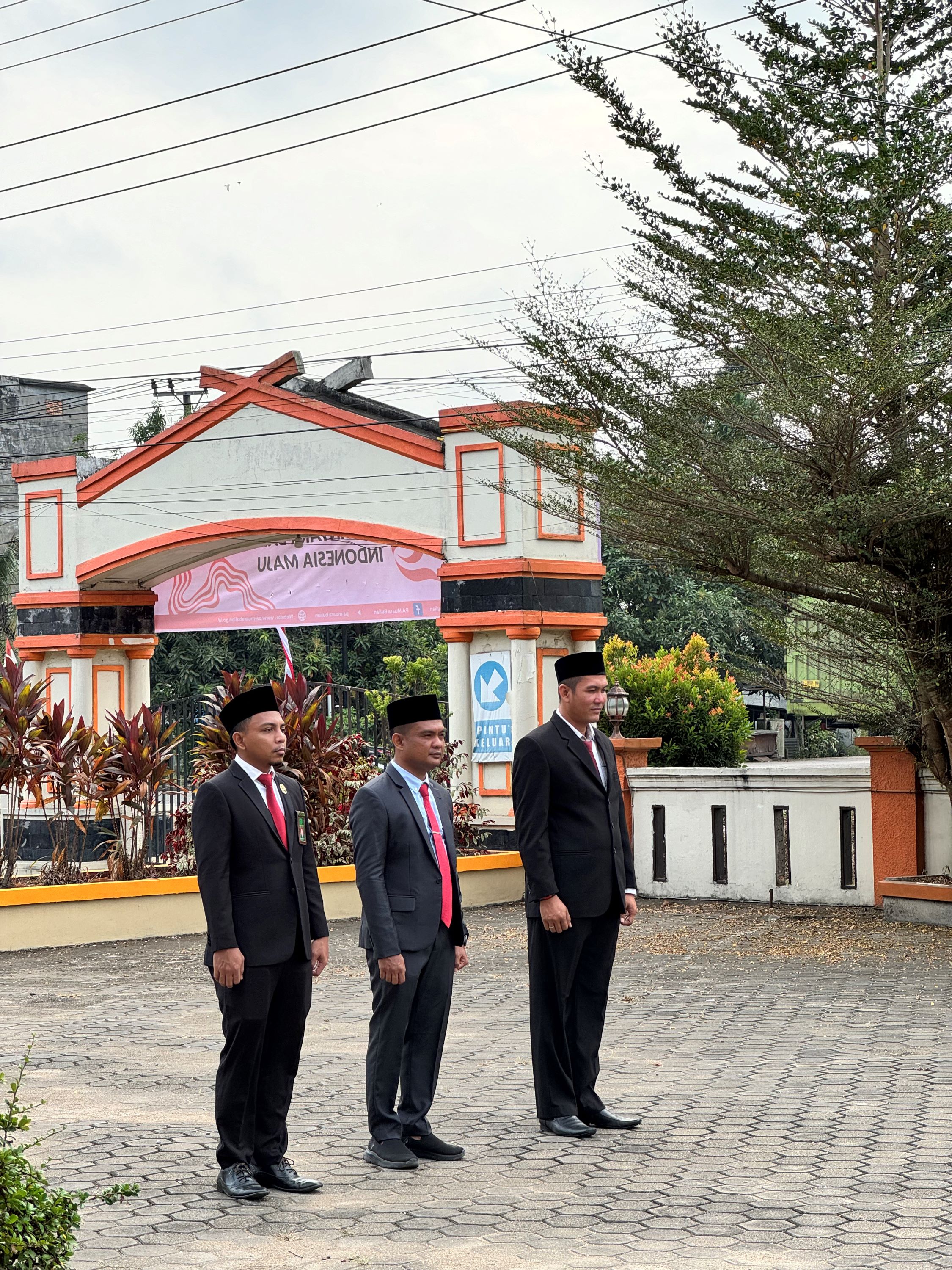 HUT RI 4